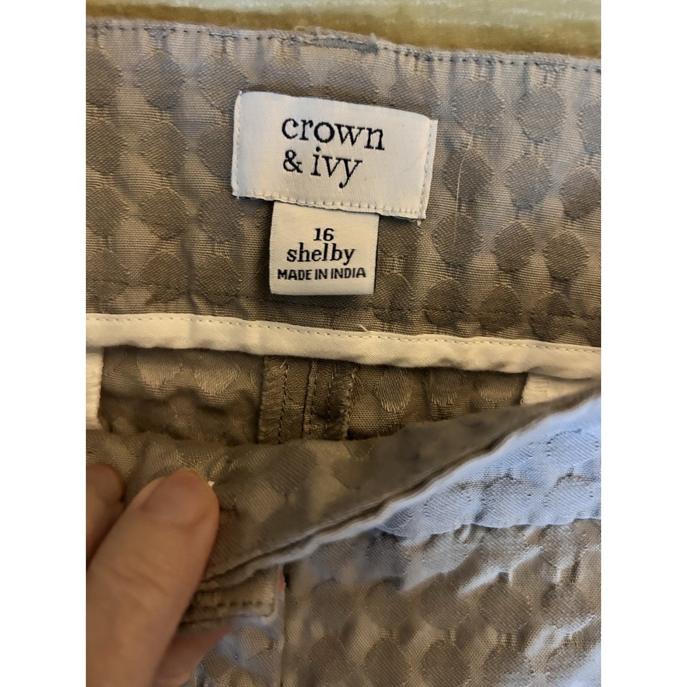 Crown & Ivy Women's Size 16 Shelby Gray‎ Scallop Hem Stretch Shorts NEW - Picture 4 of 6
